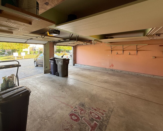 Building Photo - 15528 Whitehall Ln