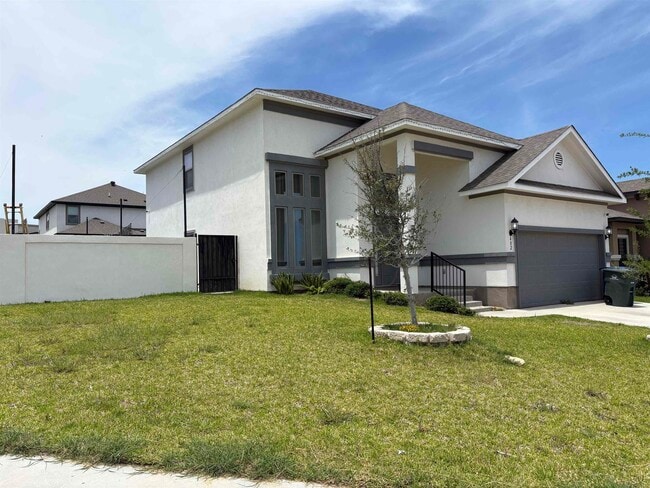 Building Photo - 402 Placido Dr