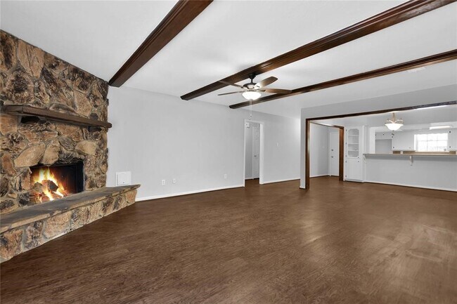 Building Photo - 3022 Birch Creek Dr