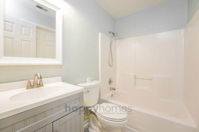 Building Photo - 2 Bedroom, 2 Bathroom Home in the Meridian on James Island