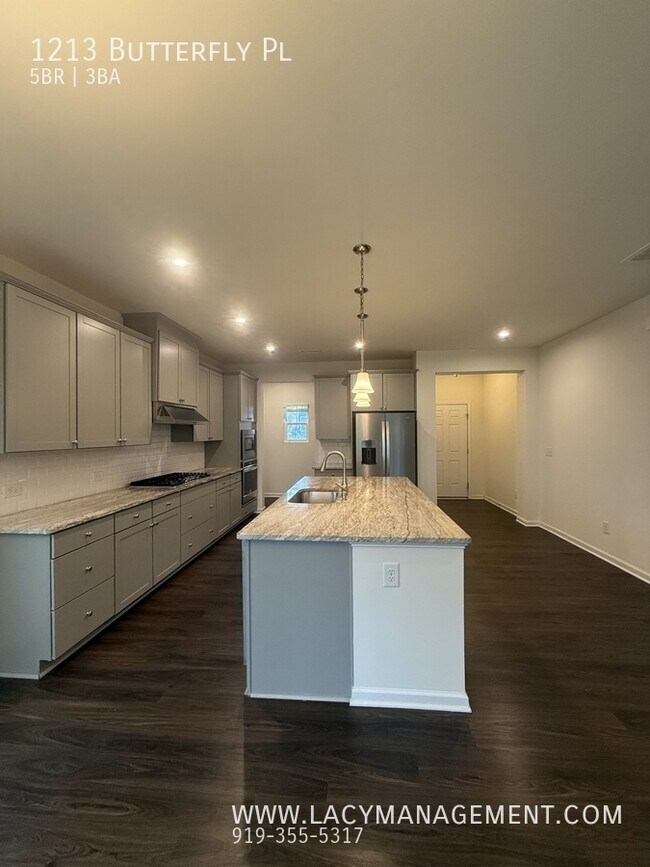 Building Photo - 1213 Butterfly Pl
