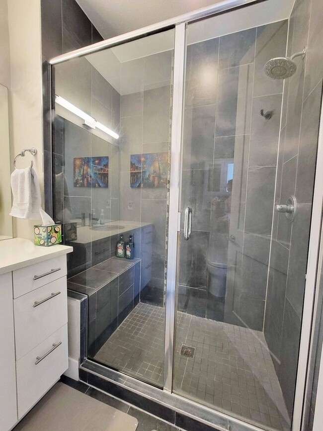 Building Photo - 3735 Kalamath St