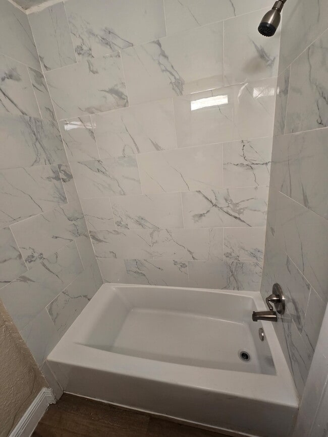 Building Photo - 1152 W 22nd St