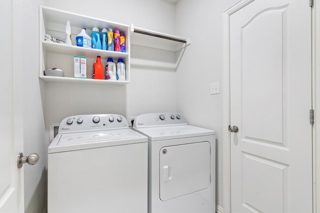 Building Photo - 1610 Temperance Wy