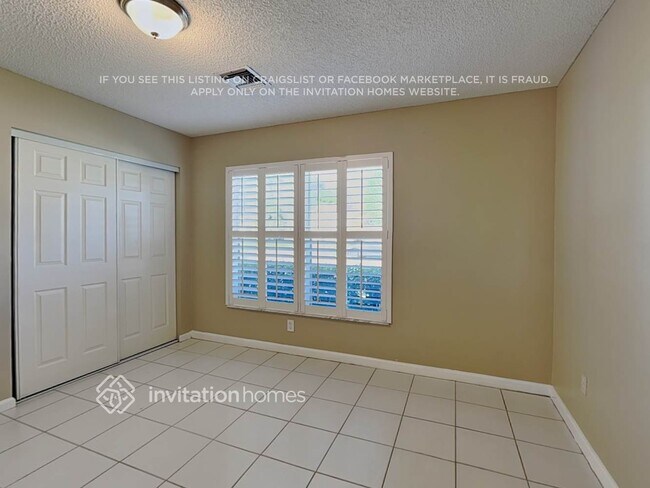 Building Photo - 13048 Meadowbreeze Dr