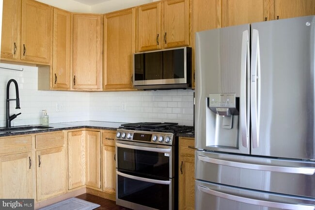 Building Photo - 46566 River Meadows Terrace