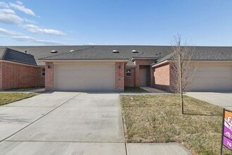 Building Photo - Furnished