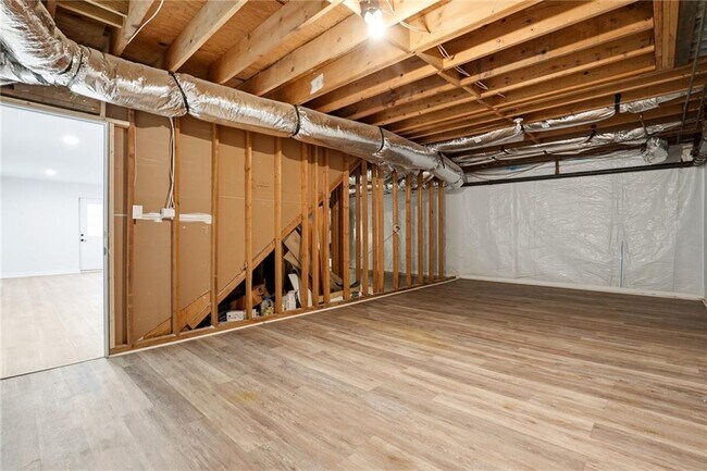 Building Photo - 313 Summit Ridge Dr