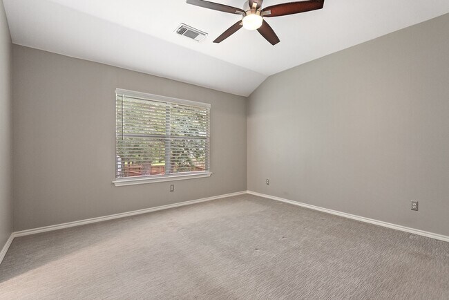 Building Photo - 19 Musk Rose Ct