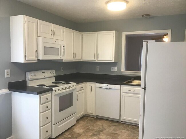 Building Photo - 6793 Candlewood Dr