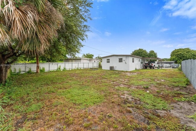 Building Photo - 290 NW 29th Ave