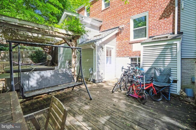 Building Photo - 10016 Tenbrook Dr