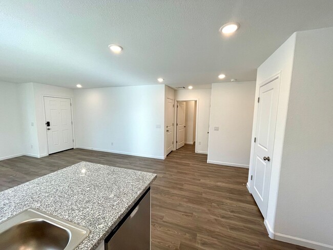 Building Photo - Brand new 3 Bedroom, 2 Bathroom Home in Ne...