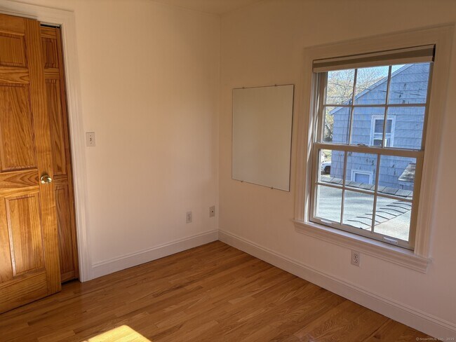 Building Photo - 88 Garden Dr