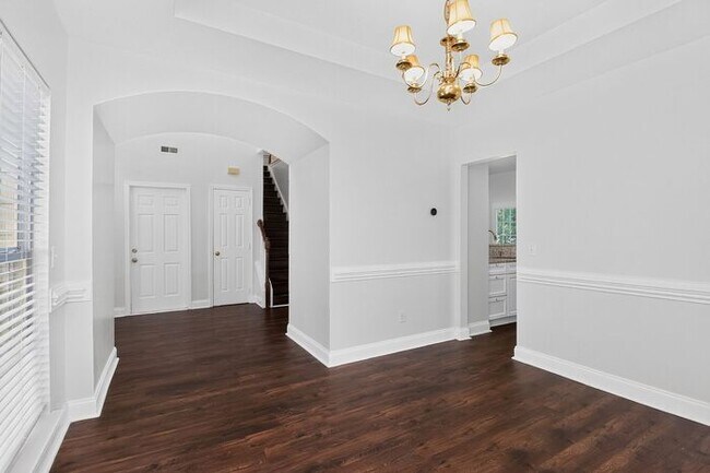 Building Photo - Spacious 4BD/2.5BA Home in Winding Creek!