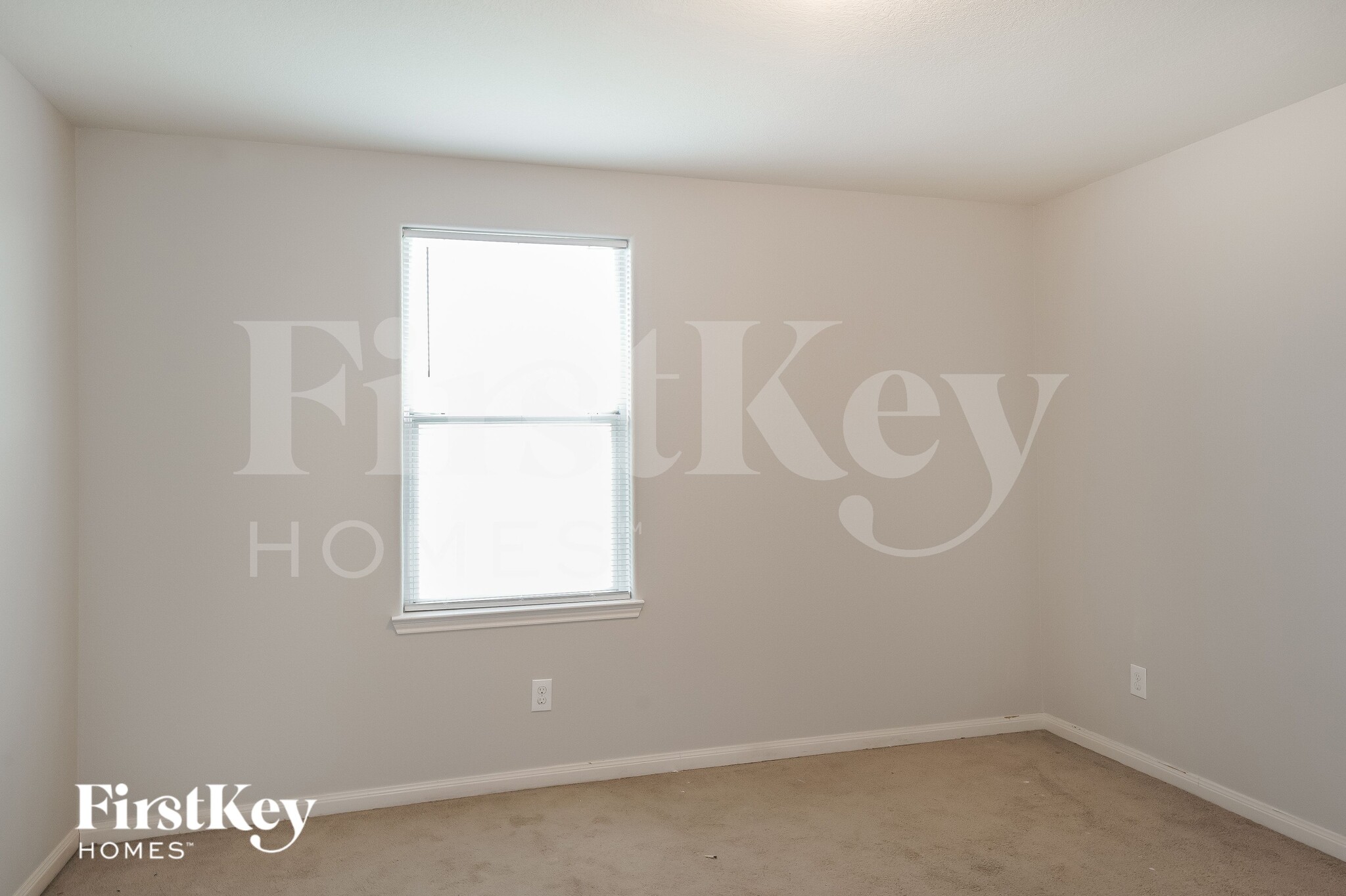 Building Photo - 2027 Golden Topaz Dr