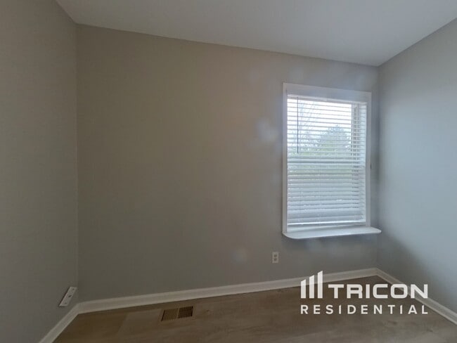 Building Photo - 3812 S Ceylon Way