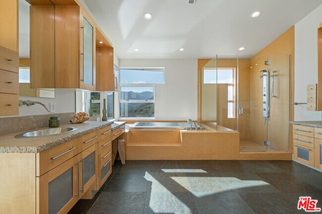 Building Photo - 6047 Cavalleri Rd