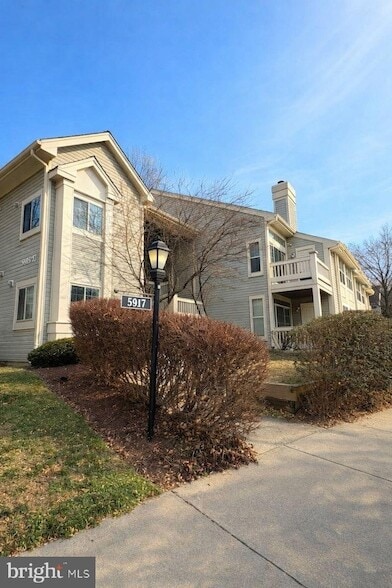 Building Photo - 5917 Barbados Pl