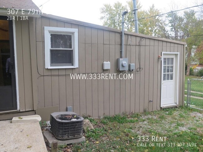 Building Photo - 307 E 79th St