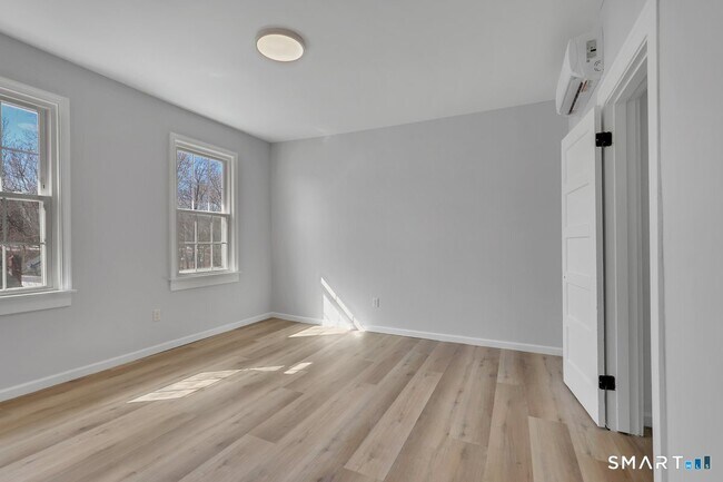 Building Photo - 192 Hartford Rd