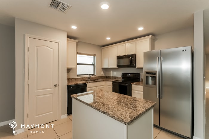 Building Photo - 1113 Brenton Leaf Dr