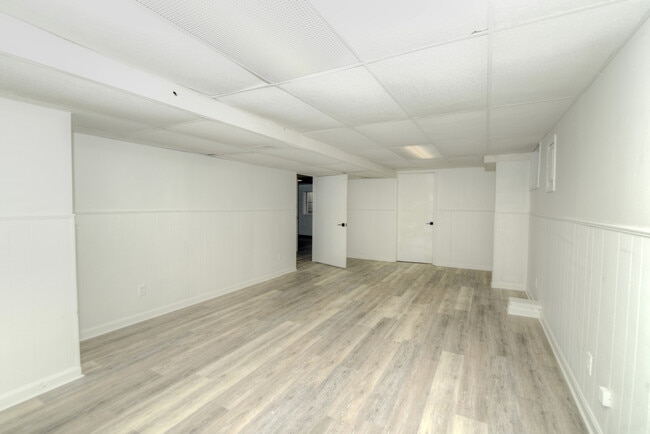 Building Photo - 2309 Sudbury Ln