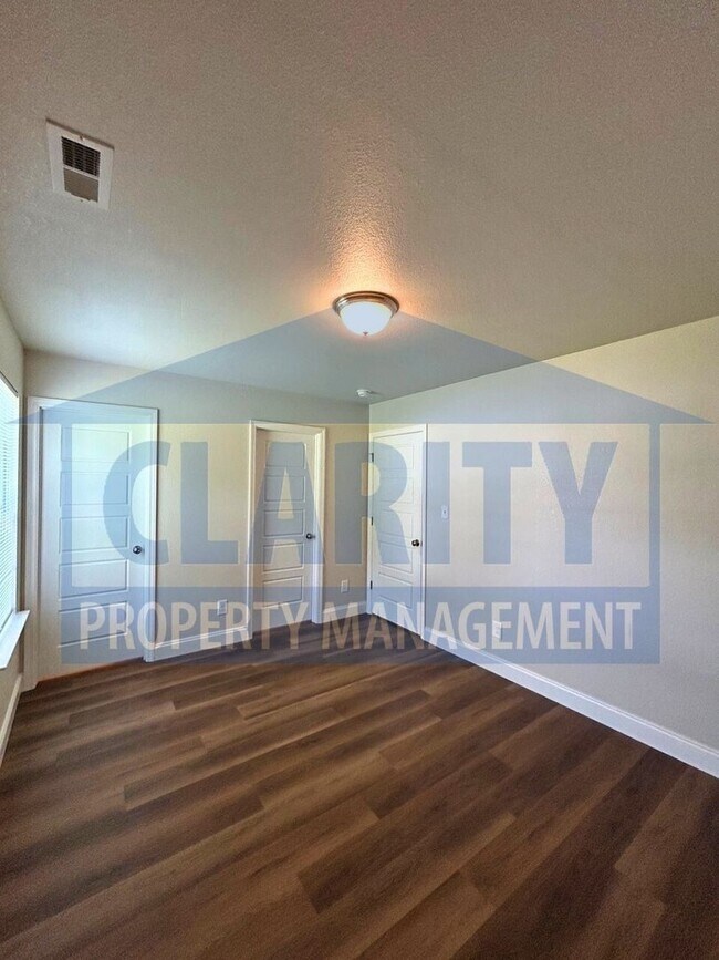 Building Photo - **NEW YEAR'S SPECIAL**$300 OFF FIRST MONTH'S RENT!**