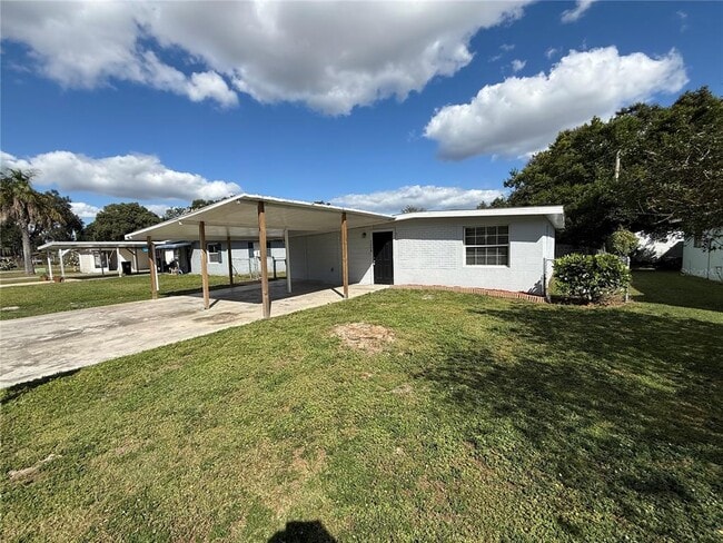 Building Photo - 5208 Hill Dr