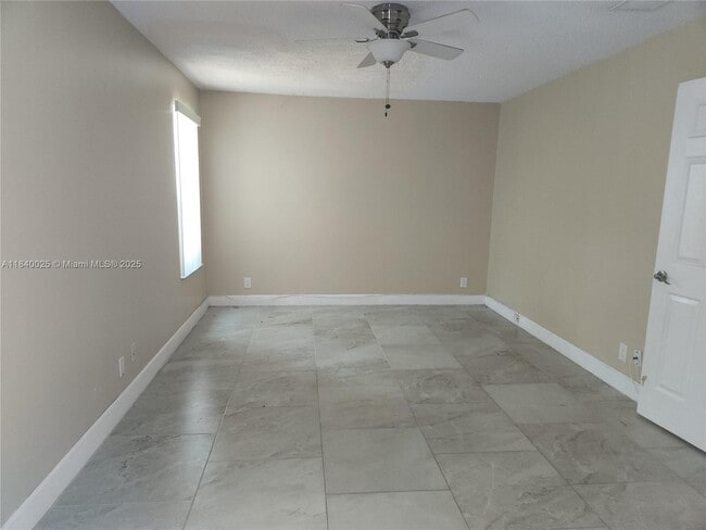 Building Photo - 8643 Bridle Path Ct