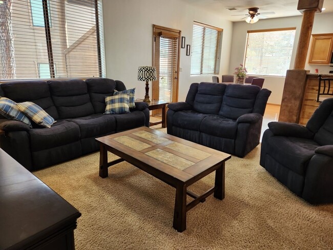 Building Photo - Furnished Bison Cove - 2 bed / 2 bath - Furnished Unit