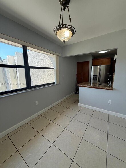 Building Photo - 10292 NW 9th Street Cir