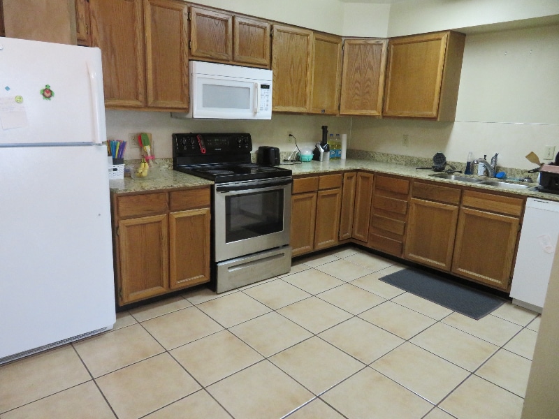 Building Photo - 284 E 600 N