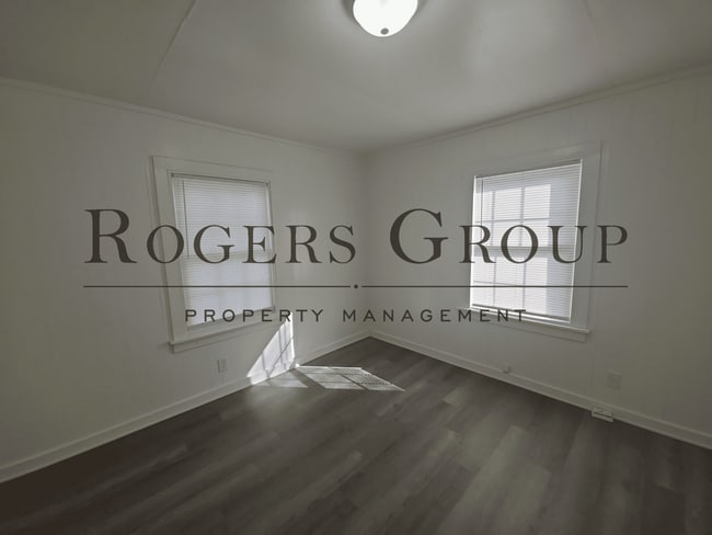 Building Photo - 758 David St