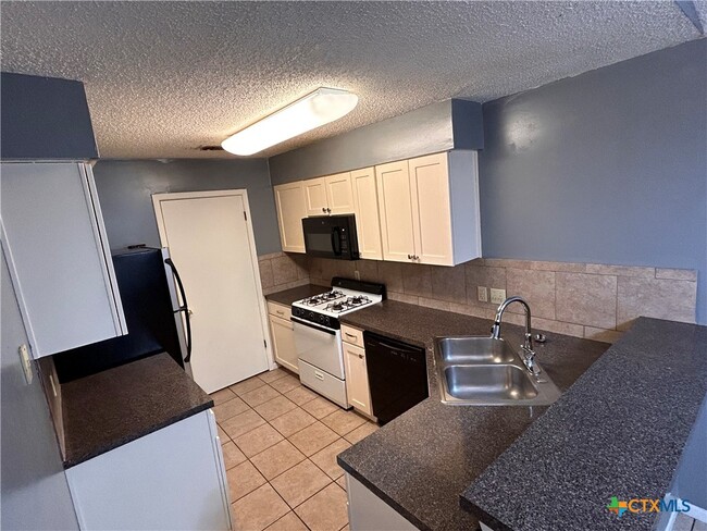 Building Photo - 1210 Westway Cir