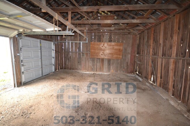 Building Photo - 3 Bedroom, 2 Bath Home Available - Amity, ...