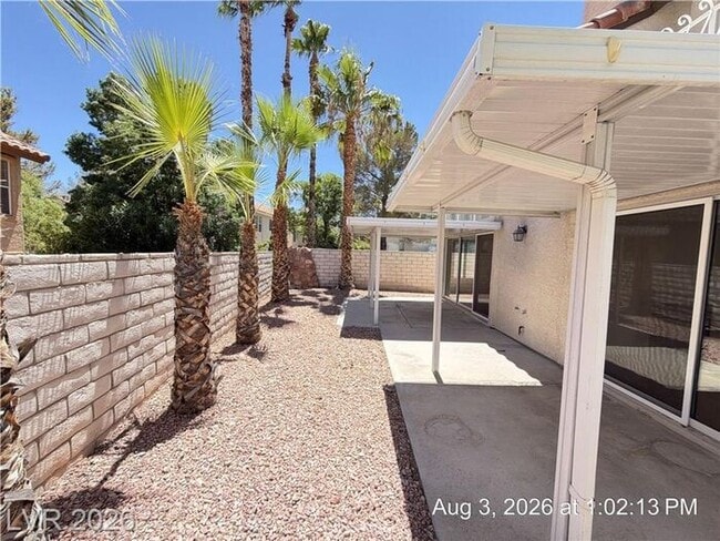 Building Photo - Beautiful Home with Private Balcony, Fireplace & Granite Kitchen