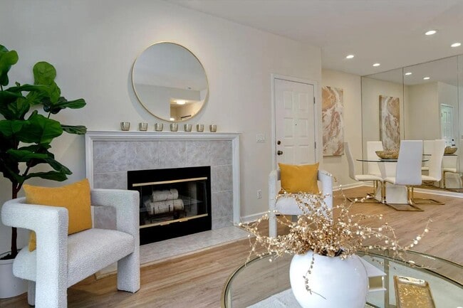 Building Photo - 5947 Lake Hennessy Ct