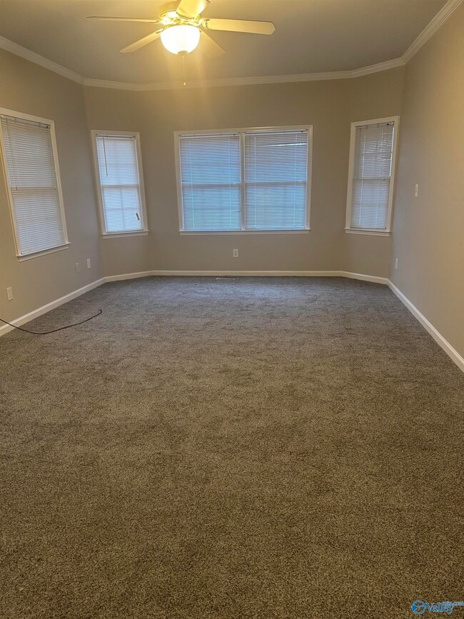 Building Photo - 113 Montrose Dr