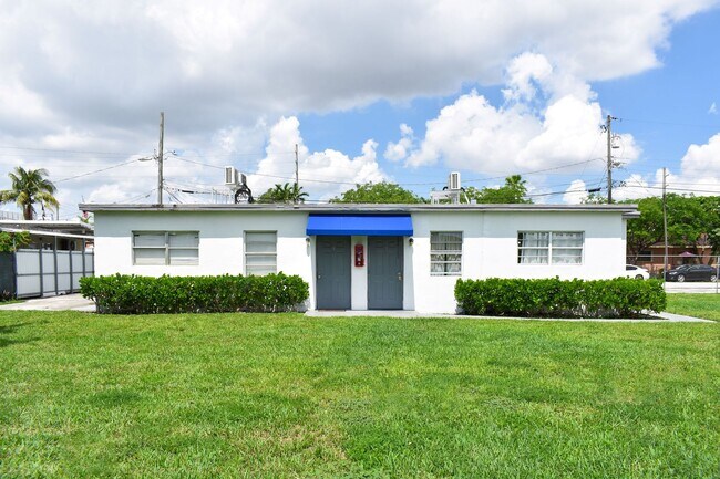 Building Photo - AVAILABLE NOW: For Rent - 1/1 Apartment fo...