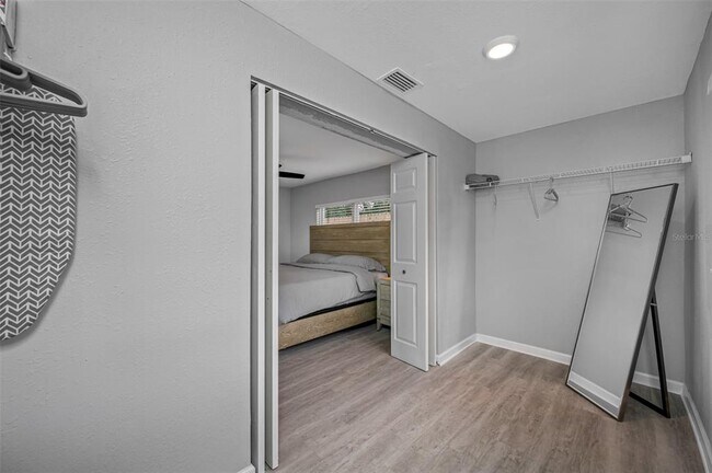 Building Photo - 1408 Rogers St