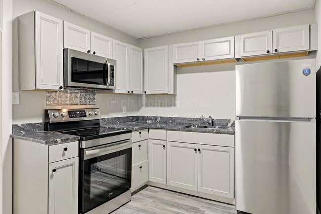 Building Photo - 5225 Central Ave