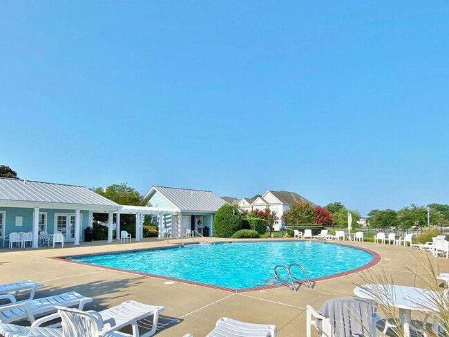 Building Photo - Spectacular Townhouse!  "ASK ABOUT OUR ZER...