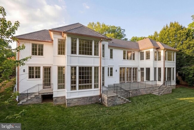 Building Photo - 5042 Overlook Rd NW