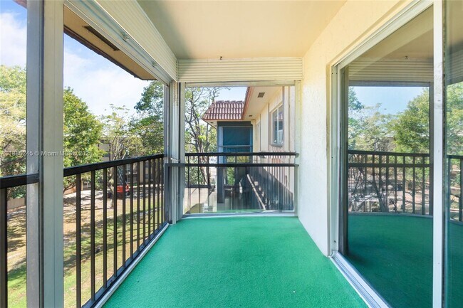 Building Photo - 6061 N Falls Cir Dr