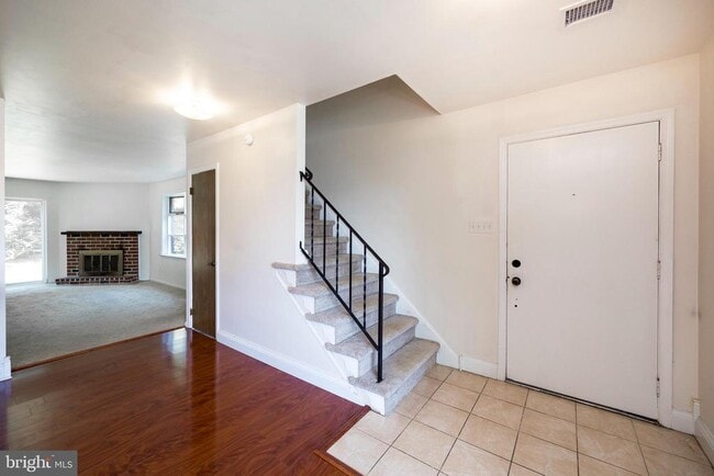 Building Photo - 126 Lampeter Ct