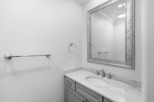 Building Photo - 1625 Q St NW