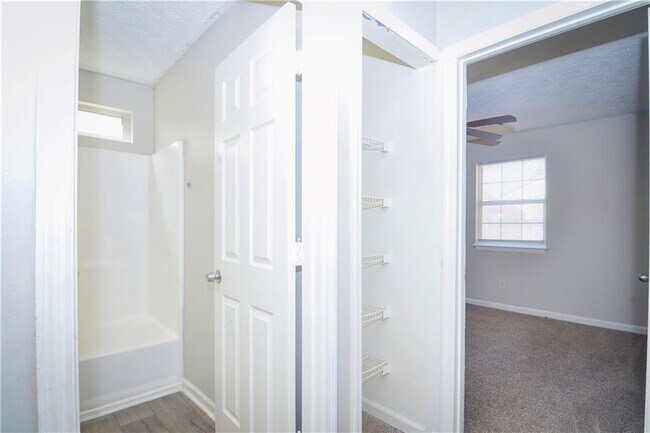 Building Photo - 130 Crystal Brook