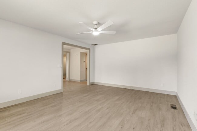 Building Photo - High-End 4-Bedroom Retreat | Designer Kitchen | Resort-Style Backyard & Pool!