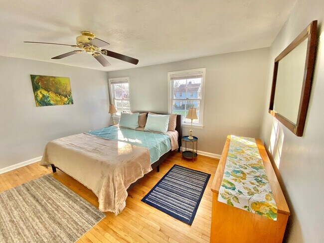 Building Photo - 2336 Canterbury Rd